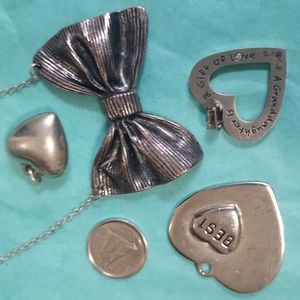 ♥️ GIRLIE (5 PC) Silver Costume LOVE Pendant COMO! 💜 (1 is GIFT🎁 for Gramma)!!